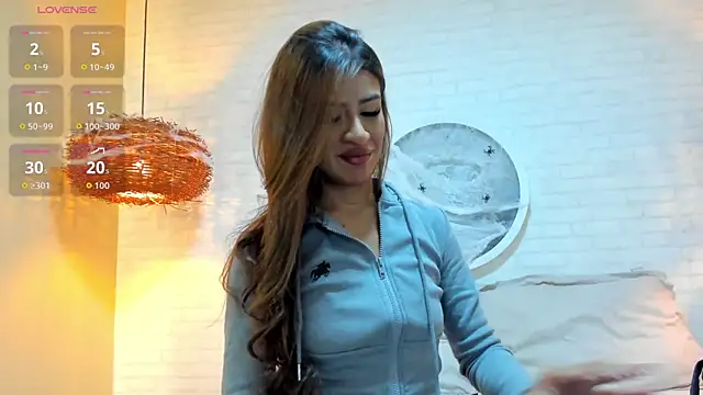 Snapshot of Elise_Diamond chatting on 24, 10, 2025 Elise Diamond online show from 24, 10, 2025