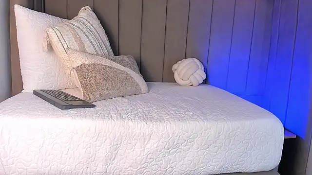 Elise Diamond online show from 23, 3, 2026