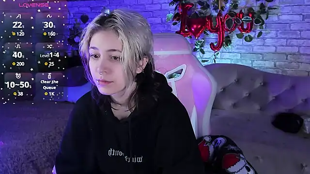 Snapshot of Alex_Howell chatting on 11, 3, 2025 Alex Howell online show from 11, 3, 2025