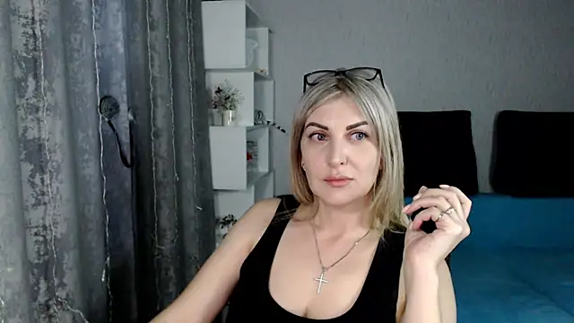 Amelia Harper online show from 11, 3, 2025