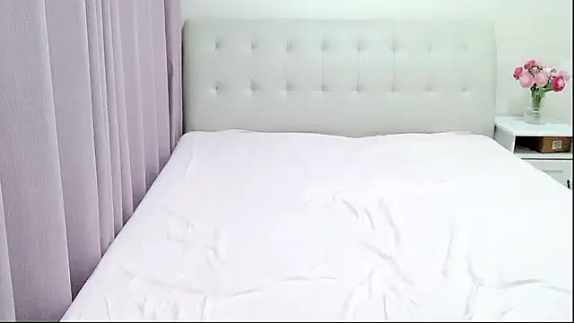 Snapshot of aisha123123 chatting on 4, 1, 2025 aisha123123 online show from 4, 1, 2025