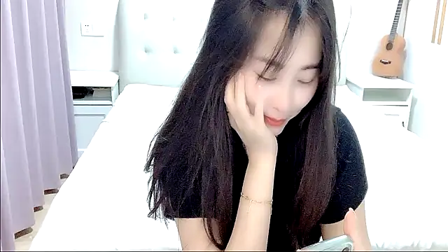 Snapshot of aisha123123 chatting on 16, 10, 2025 aisha123123 online show from 16, 10, 2025