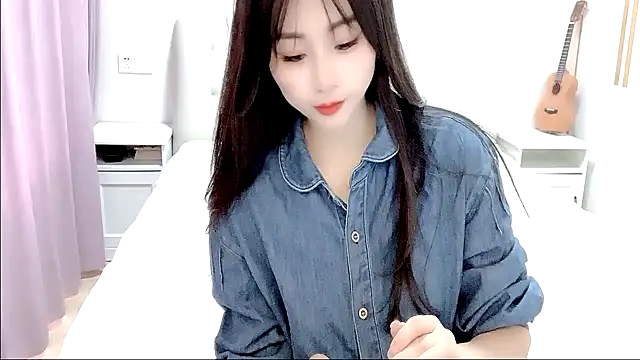 Snapshot of aisha123123 chatting on 18, 10, 2025 aisha123123 online show from 18, 10, 2025