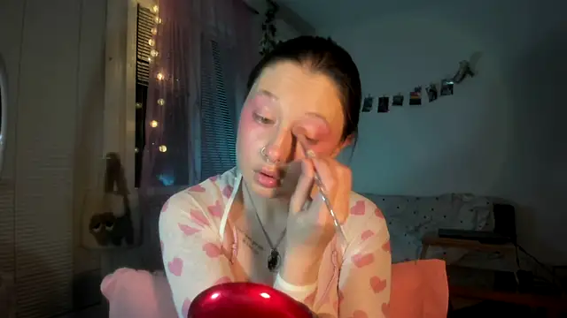 Jenny darling love online show from 17, 4, 2026