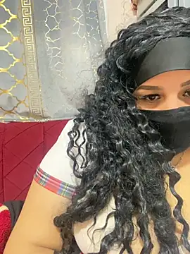 Snapshot of mari_layali chatting on 17, 11, 2025 mari layali online show from 17, 11, 2025