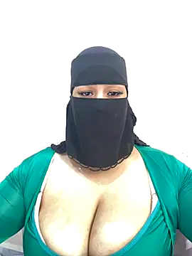 Snapshot of mari_layali chatting on 21, 11, 2025 mari layali online show from 21, 11, 2025