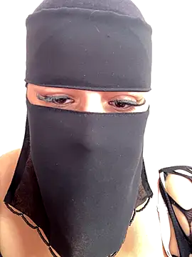 Snapshot of mari_layali chatting on 24, 11, 2025 mari layali online show from 24, 11, 2025