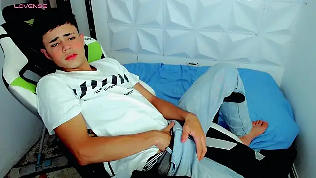 Snapshot of bby_santi chatting on 11, 12, 2024 bby santi online show from 11, 12, 2024