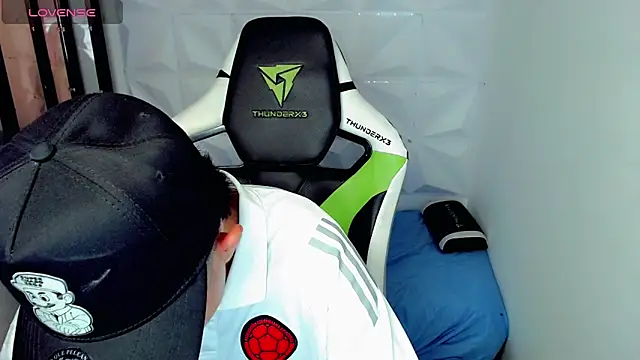 Snapshot of bby_santi chatting on 17, 12, 2024 bby santi online show from 17, 12, 2024