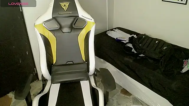 Snapshot of bby_santi chatting on 3, 10, 2025 bby santi online show from 3, 10, 2025