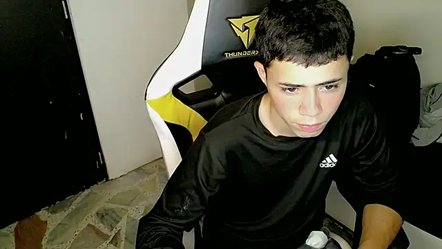 Snapshot of bby_santi chatting on 5, 10, 2025 bby santi online show from 5, 10, 2025