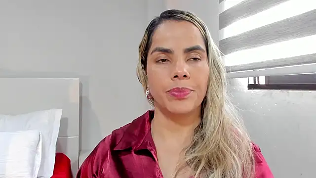 Snapshot of ClaraMariaMon chatting on 11, 5, 2026 ClaraMariaMon online show from 11, 5, 2026