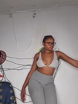 Snapshot of hot-tandy chatting on 16, 3, 2025 hot-tandy online show from 16, 3, 2025