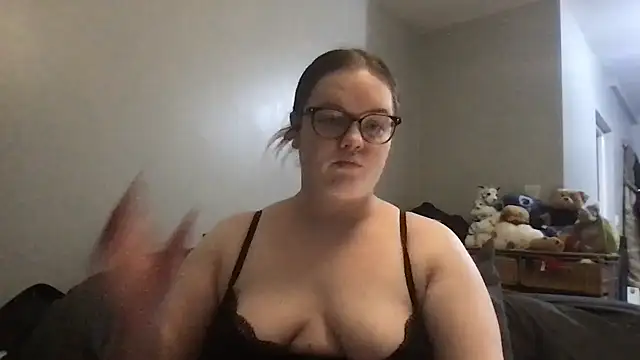 Snapshot of honeyyy24 chatting on 4, 11, 2025 honeyyy24 online show from 4, 11, 2025