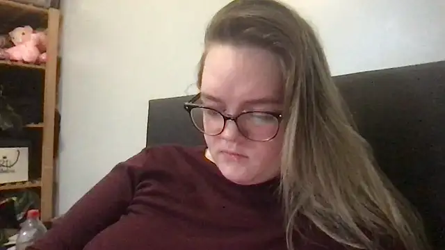 Snapshot of honeyyy24 chatting on 9, 11, 2025 honeyyy24 online show from 9, 11, 2025