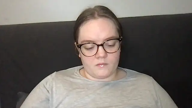 Snapshot of honeyyy24 chatting on 10, 11, 2025 honeyyy24 online show from 10, 11, 2025