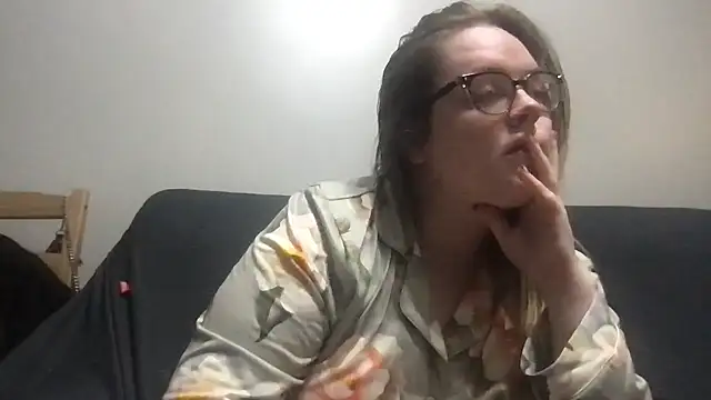 Snapshot of honeyyy24 chatting on 19, 11, 2025 honeyyy24 online show from 19, 11, 2025