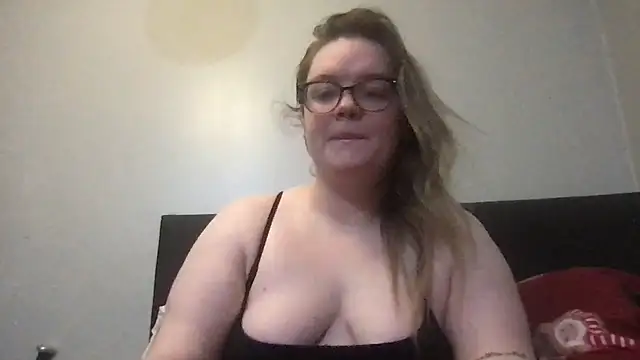 Snapshot of honeyyy24 chatting on 23, 11, 2025 honeyyy24 online show from 23, 11, 2025