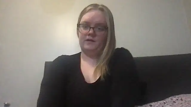 Snapshot of honeyyy24 chatting on 31, 1, 2026 honeyyy24 online show from 31, 1, 2026