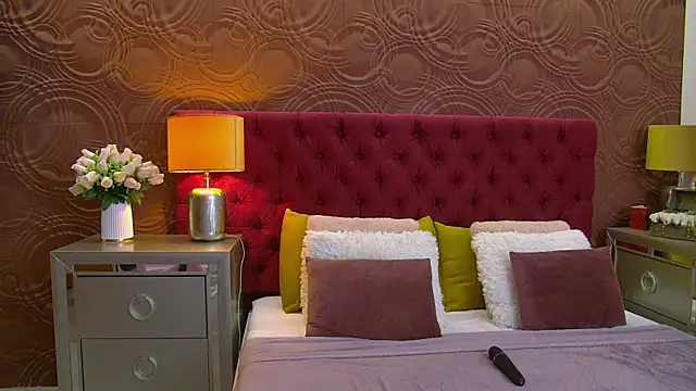 IrisMonn online show from 4, 3, 2025