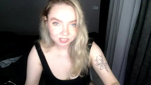 Snapshot of PolinaXXXJones chatting on 12, 3, 2025 PolinaXXXJones online show from 12, 3, 2025