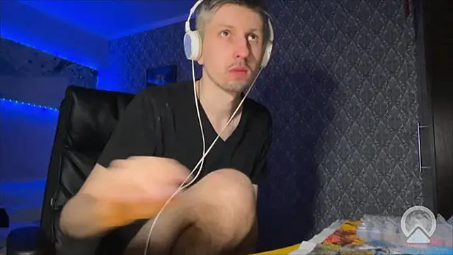 Aki-Laky online show from 12, 3, 2026