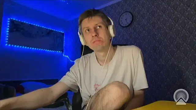 Aki-Laky online show from 5, 4, 2026