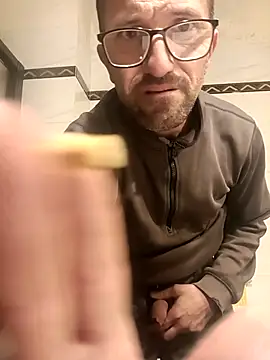 Snapshot of Porco81cazzo chatting on 3, 12, 2025 Porco81cazzo online show from 3, 12, 2025