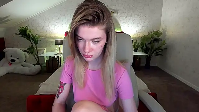 Snapshot of AnacondaOn chatting on 15, 3, 2025 AnacondaOn online show from 15, 3, 2025