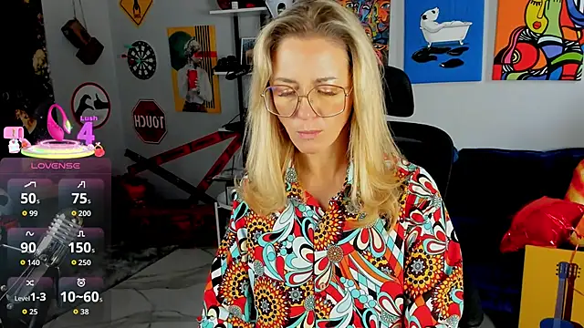 Snapshot of LadyIzabel chatting on 11, 5, 2026 LadyIzabel online show from 11, 5, 2026