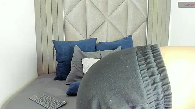 Snapshot of BriaConner_ chatting on 24, 2, 2025 BriaConner online show from 24, 2, 2025