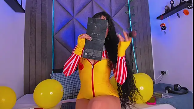 Snapshot of BriaConner_ chatting on 31, 10, 2025 BriaConner online show from 31, 10, 2025