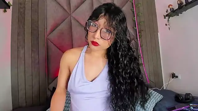 Snapshot of BriaConner_ chatting on 16, 12, 2025 BriaConner online show from 16, 12, 2025