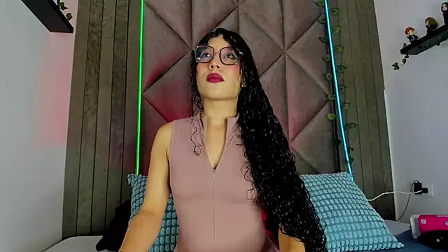 Snapshot of BriaConner_ chatting on 18, 12, 2025 BriaConner online show from 18, 12, 2025