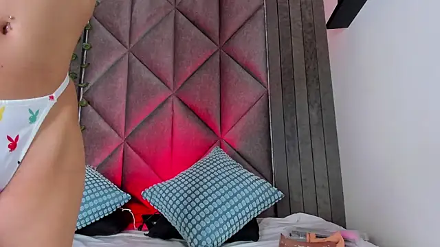 Snapshot of BriaConner_ chatting on 11, 2, 2026 BriaConner online show from 11, 2, 2026