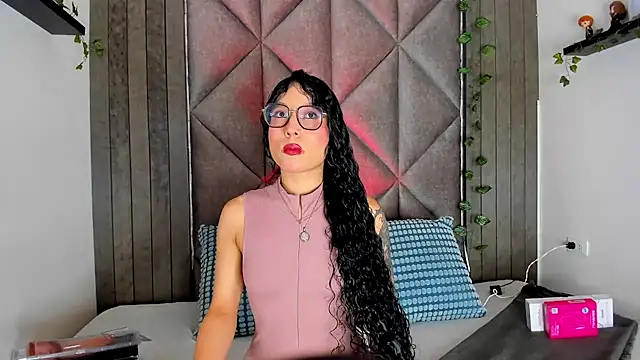 BriaConner  online show from 30, 3, 2026