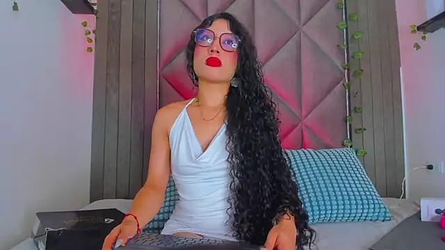 Snapshot of BriaConner_ chatting on 15, 6, 2026 BriaConner online show from 15, 6, 2026