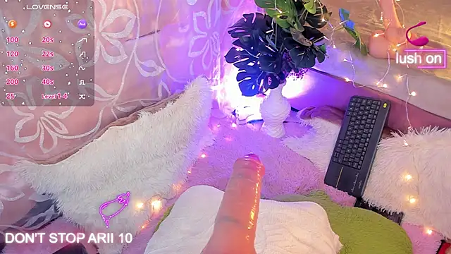 Snapshot of Arii_vega_ chatting on 8, 10, 2025 Arii vega  online show from 8, 10, 2025