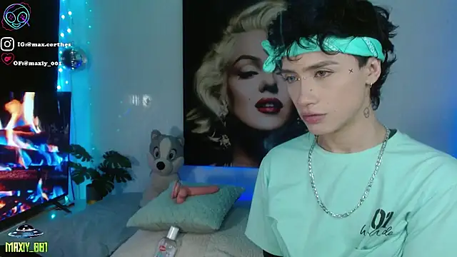 Snapshot of maxiy_001 chatting on 8, 2, 2026 maxiy 001 online show from 8, 2, 2026