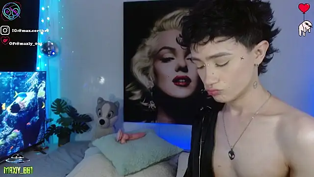 Snapshot of maxiy_001 chatting on 3, 3, 2026 maxiy 001 online show from 3, 3, 2026