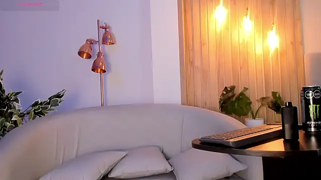 AriRobert  online show from 17, 9, 2025