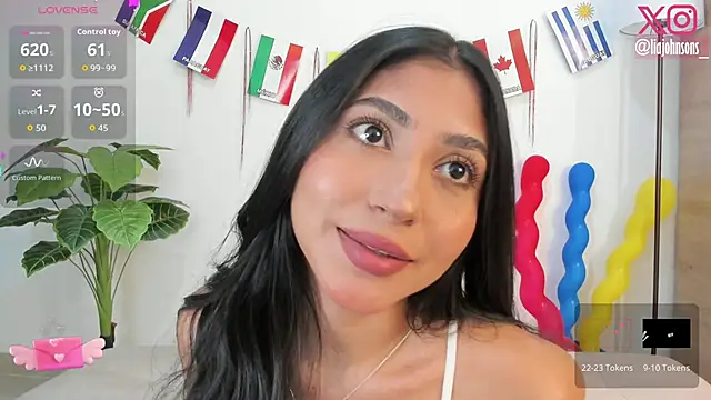 Snapshot of Sweetnaughtygirl_ chatting on 20, 6, 2026 Sweetnaughtygirl online show from 20, 6, 2026