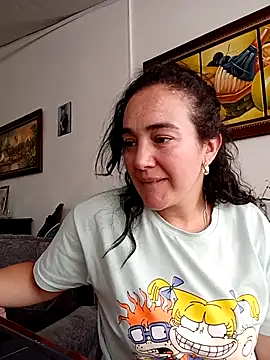 skayhot  online show from 3, 3, 2025