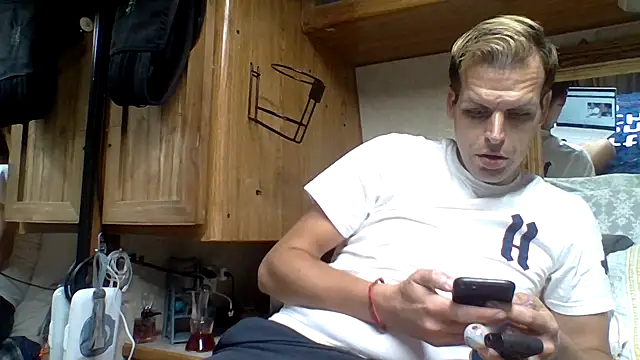 Snapshot of Dreagon79 chatting on 4, 10, 2025 Dreagon79 online show from 4, 10, 2025