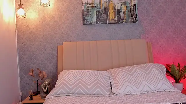 DahianaWalcott online show from 18, 1, 2025