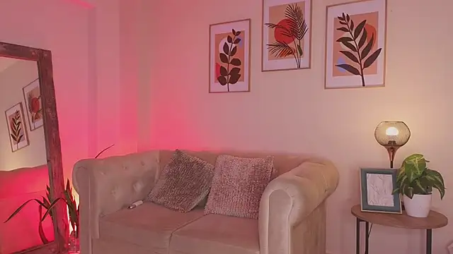 DahianaWalcott online show from 30, 3, 2026