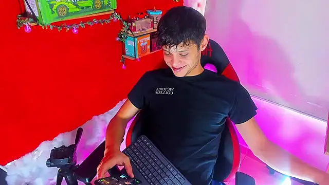 LilOwen  online show from 13, 9, 2025