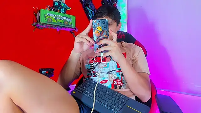 LilOwen  online show from 13, 10, 2025