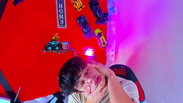 LilOwen  online show from 10, 11, 2025