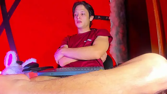 LilOwen  online show from 5, 4, 2026